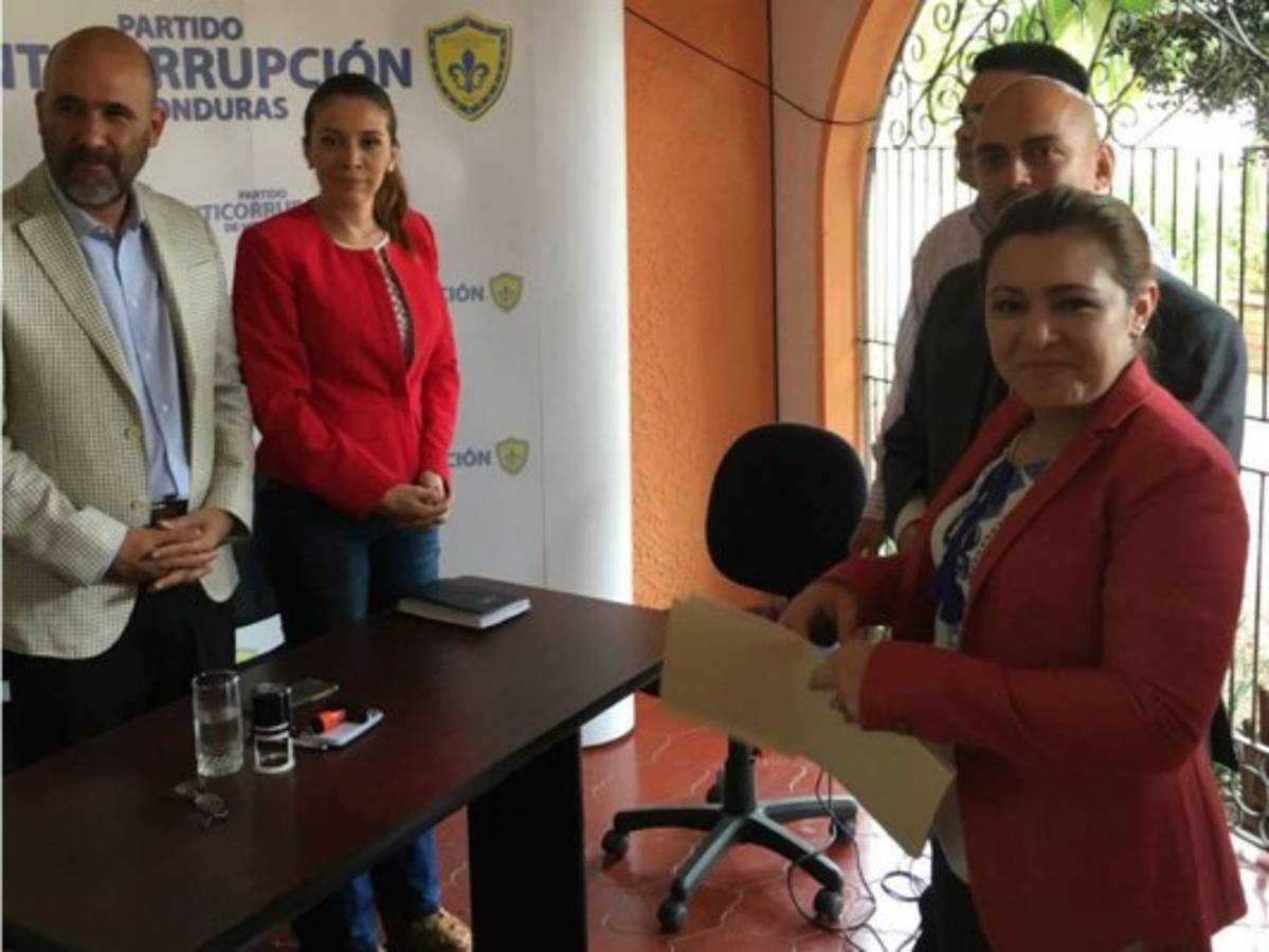 Honduras: Diputada Marlene Alvarenga notifica sobre creación de movimiento interno