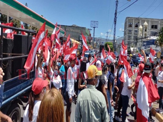 Liberales marchan para que el Consejo Nacional Electoral cuente voto por voto (Fotos)