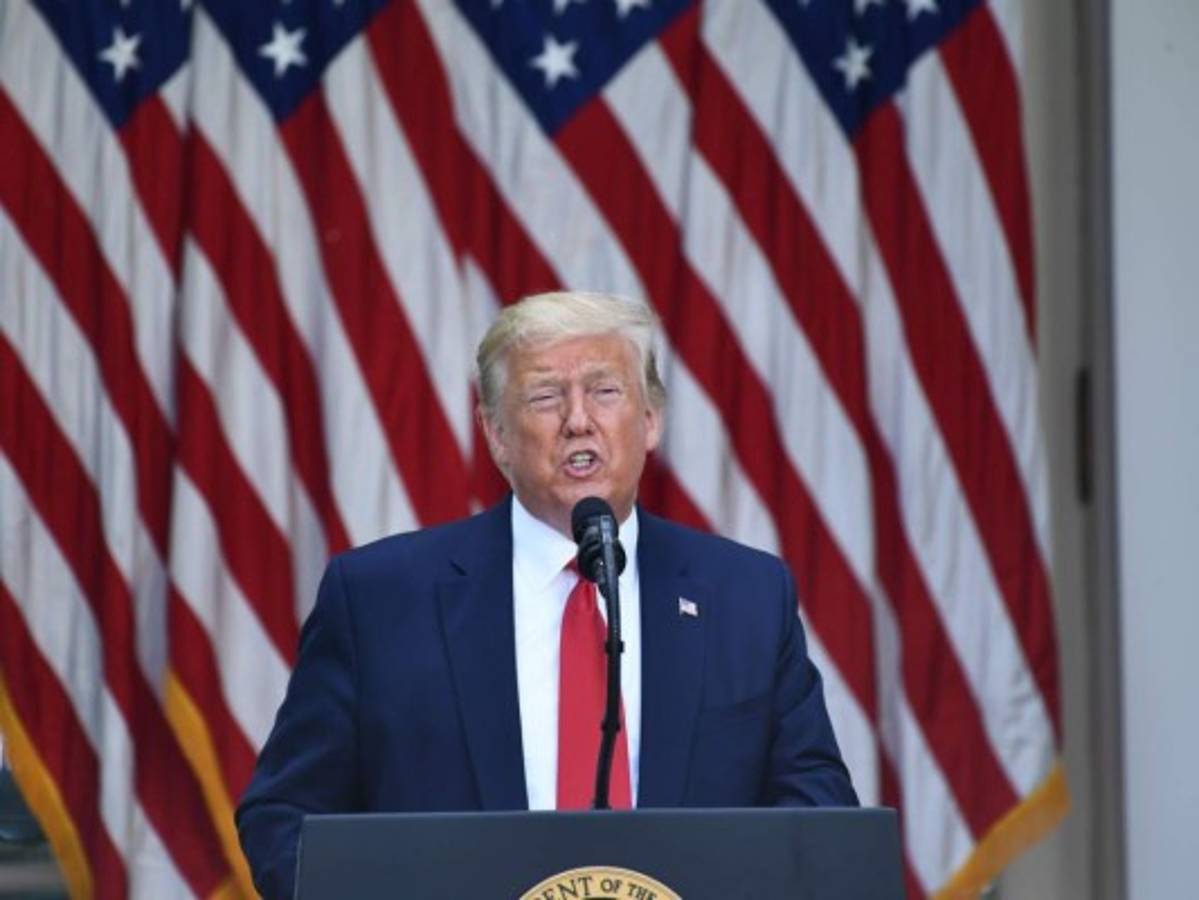 Trump ataca a Twitter por decir que dos de sus tuits son 'engañosos'