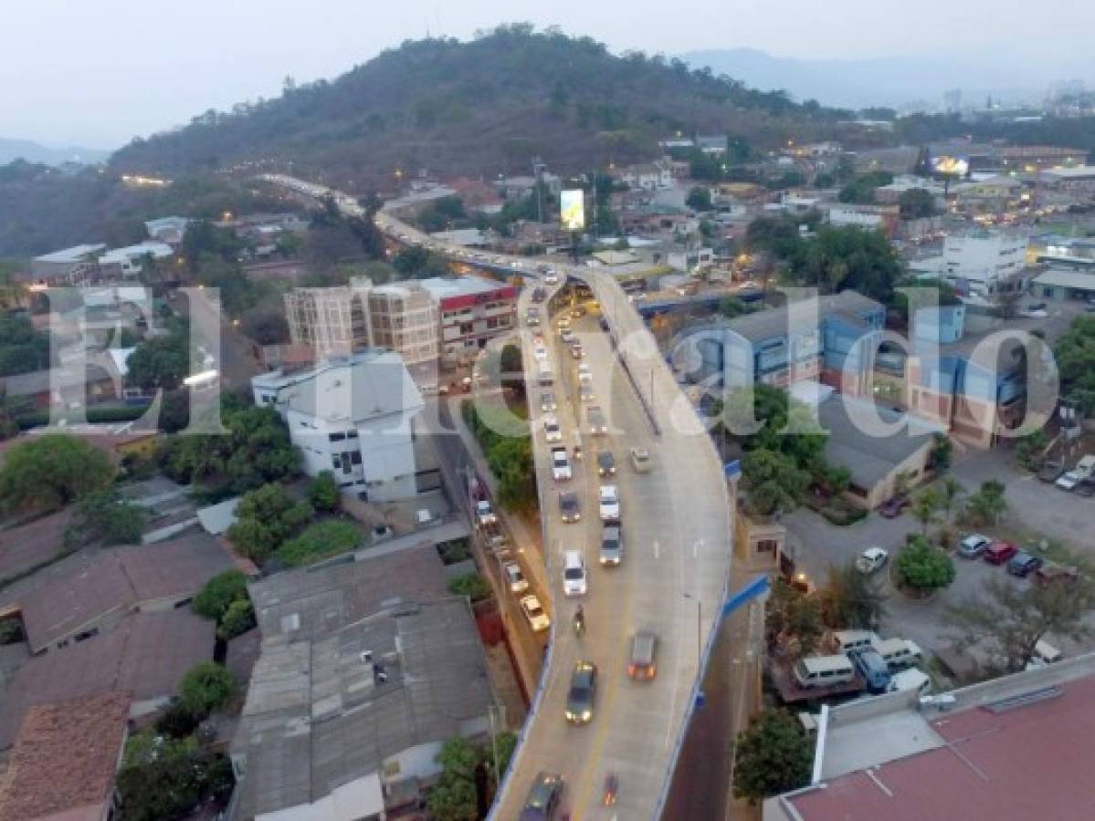 Capitalinos estrenan carriles del paso a desnivel El Prado   