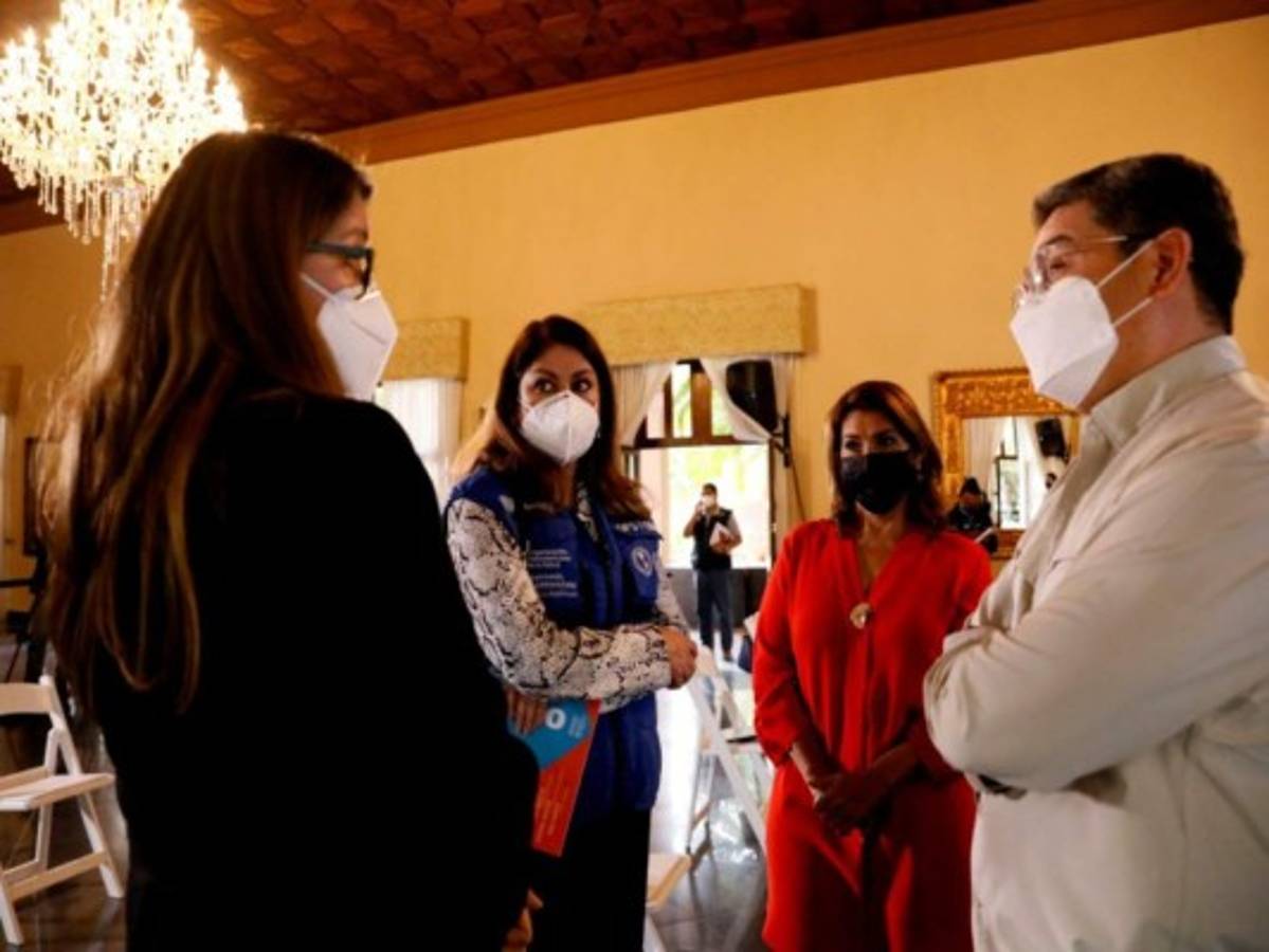 ¿Quiénes serán vacunados contra el covid-19 con las dosis que llegan este sábado a Honduras?