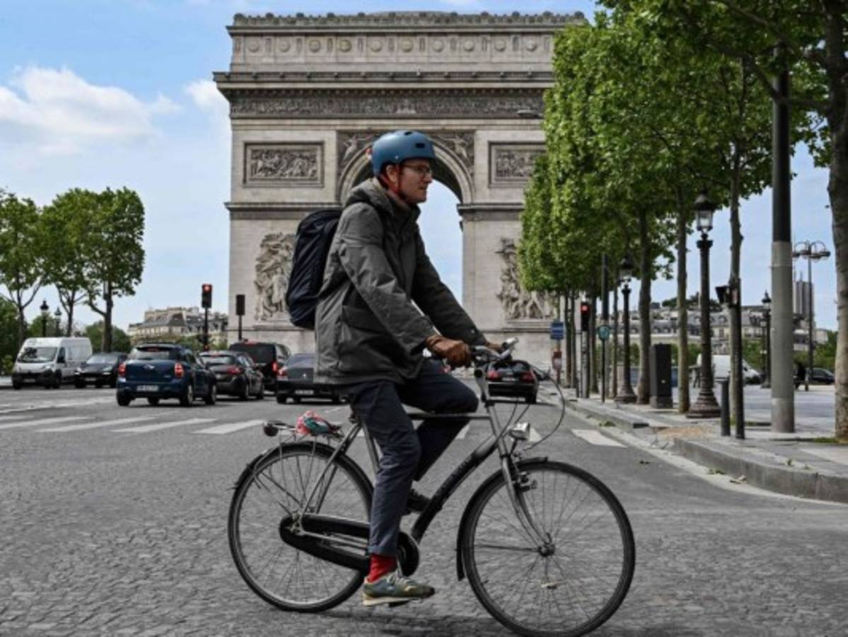 Vuelve a subir balance diario de muertos por pandemia en Francia