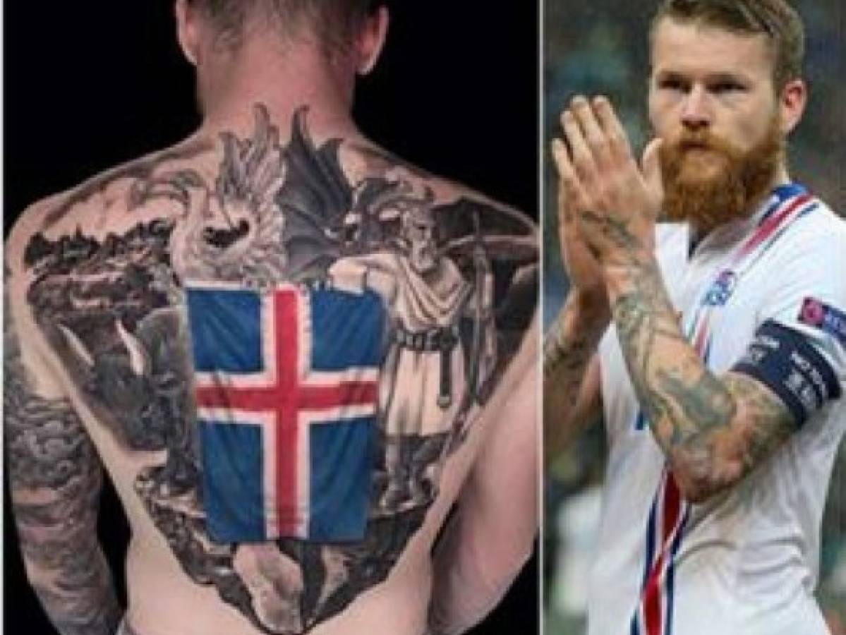 Capitán de la selección de Islandia se tatúa la bandera de su país en la espalda