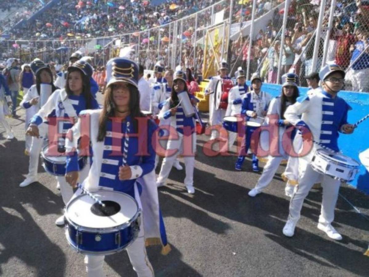 Más de 11 mil jóvenes a las calles a enaltecer con orgullo a la Patria