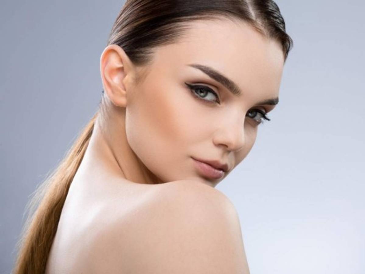 Las cejas pobladas tienen un secreto: el tatuaje