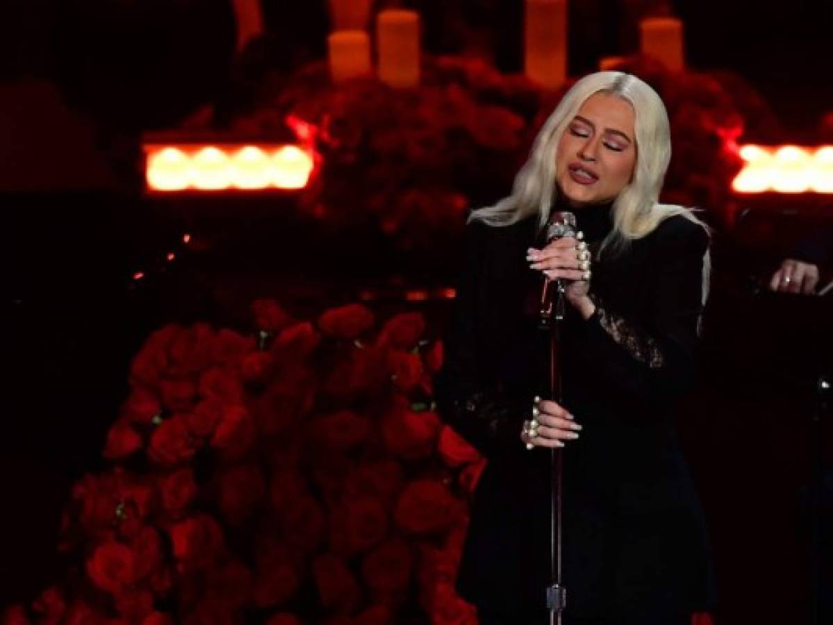 El raro aspecto de Christina Aguilera en homenaje a Kobe Byant