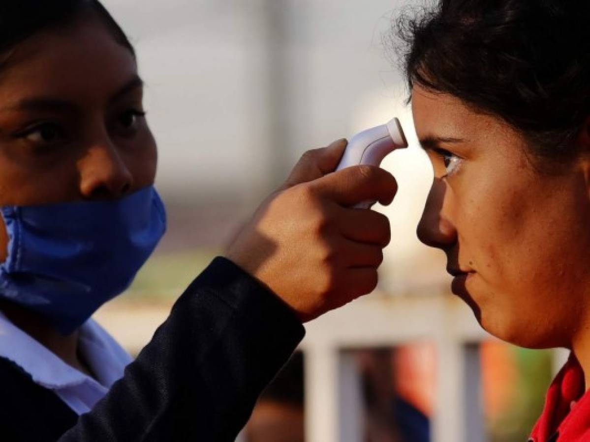 México suspende clases en escuelas por un mes por coronavirus
