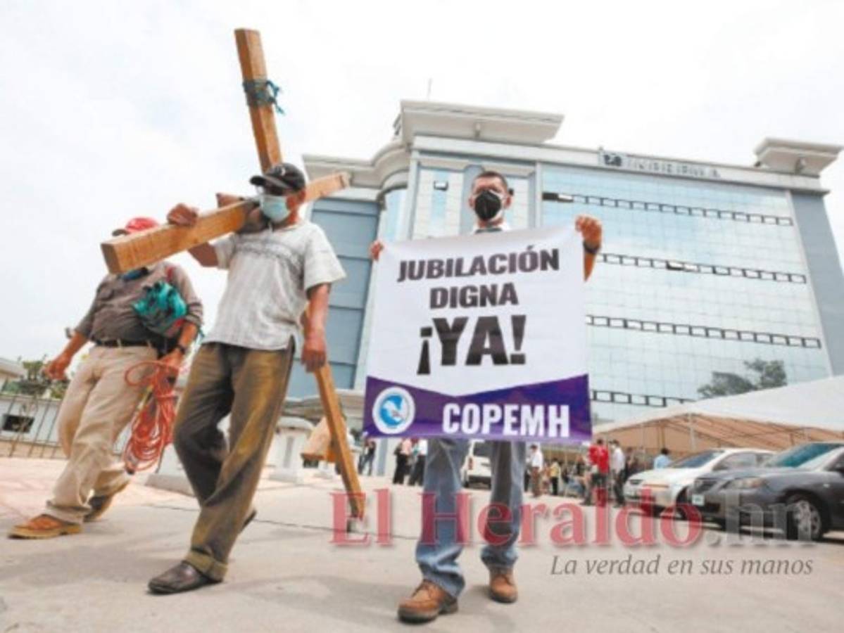 Maestros exigen la reforma a la Ley del Inprema