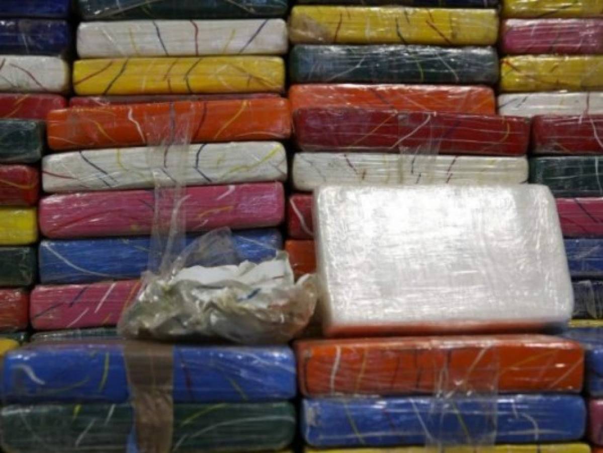 Policía de Cabo Verde decomisa 9,5 toneladas de cocaína en navío con bandera panameña