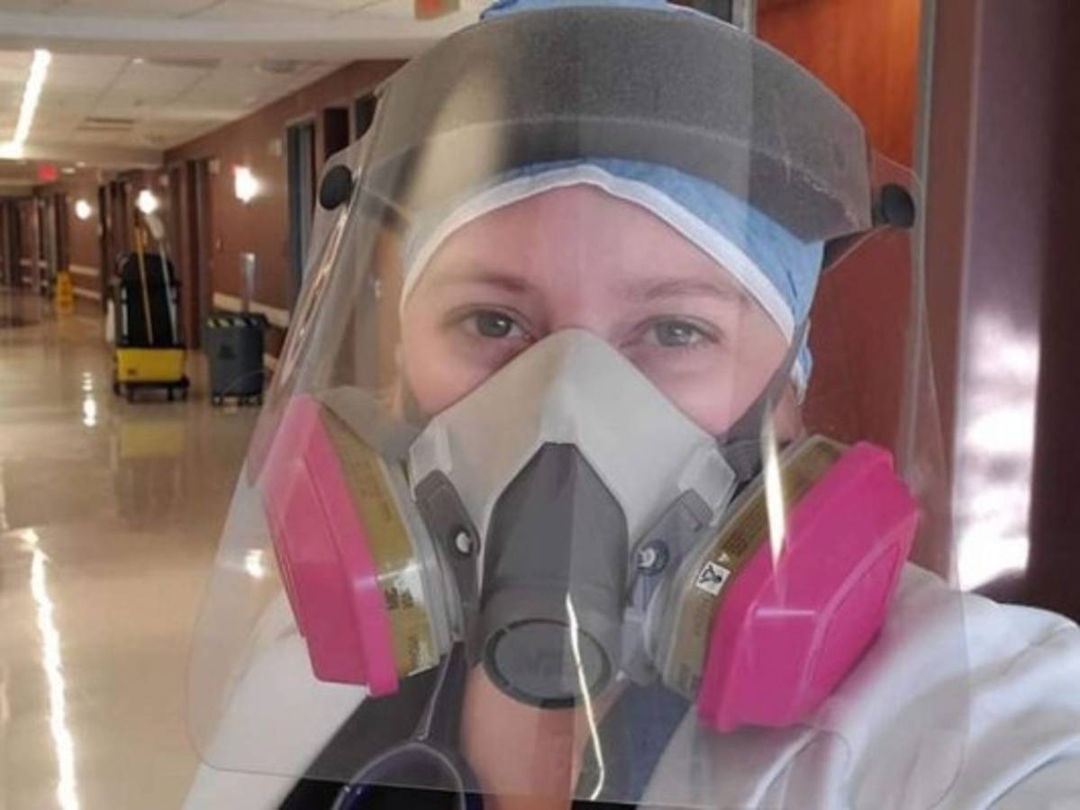 'Es demasiado tarde': Doctora cuenta la súplica de jóvenes por una vacuna antes de ser intubados