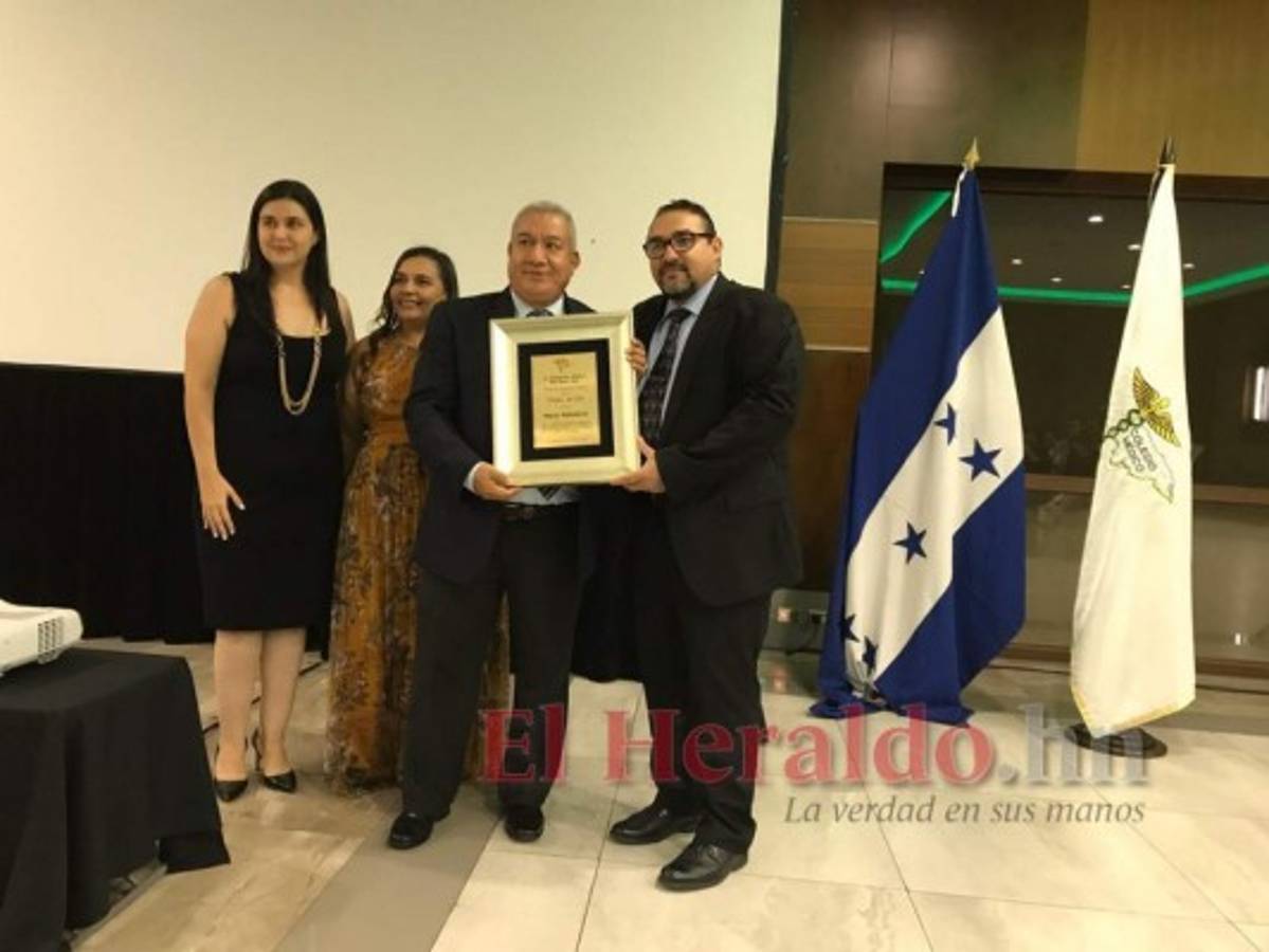 Duro testimonio de doctor que se contagió de covid-19 al atender una paciente