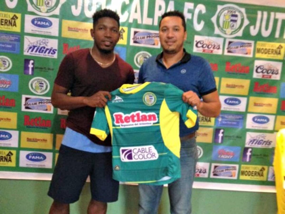 Delantero hondureño, ex del Olimpia, Real España, Vida y Atlético Choloma. Viene de la U de San Carlos en Guatemala.