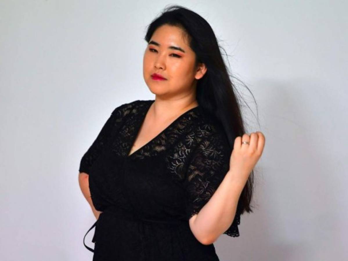 Una modelo de talla 42 desafía los cánones de belleza surcoreanos