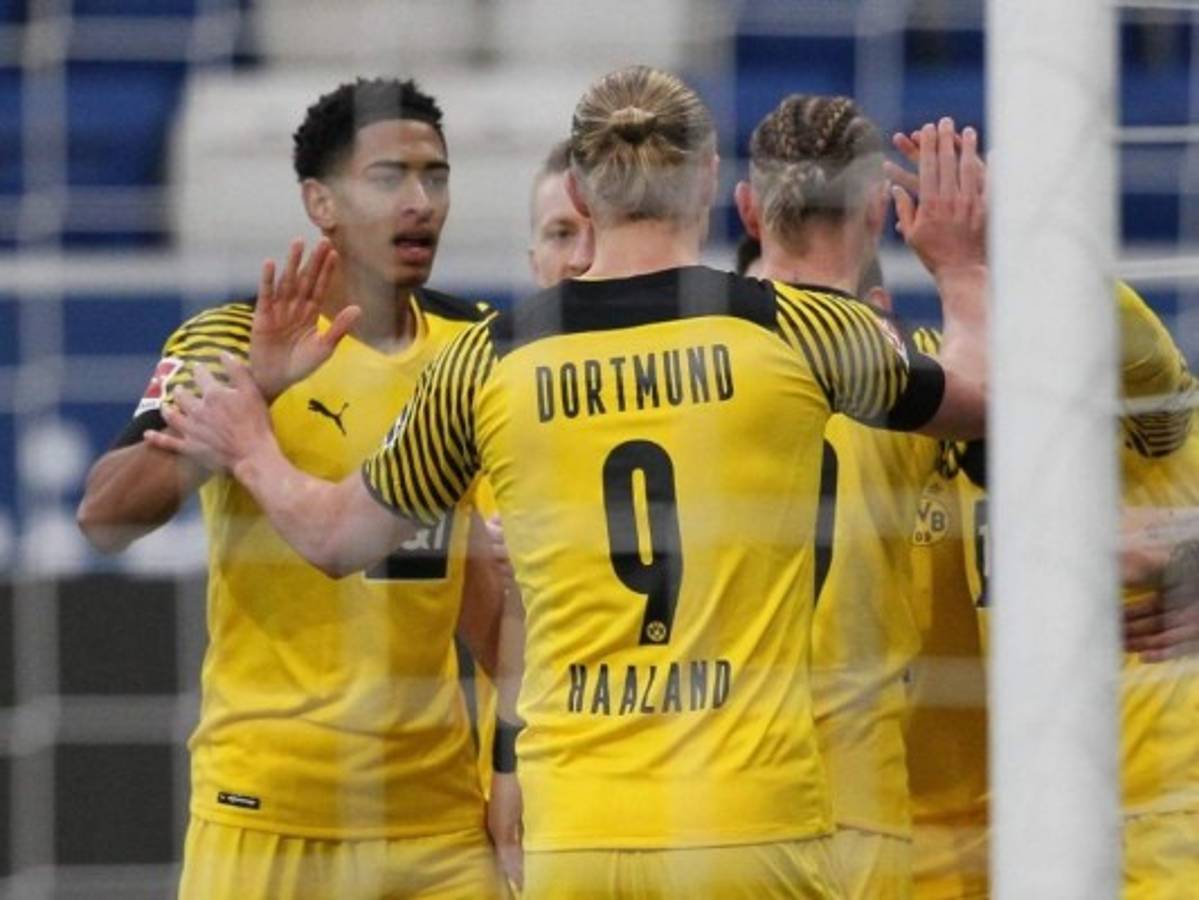 Borussia Dortmund gana al Hoffenheim y presiona de nuevo al Bayern  