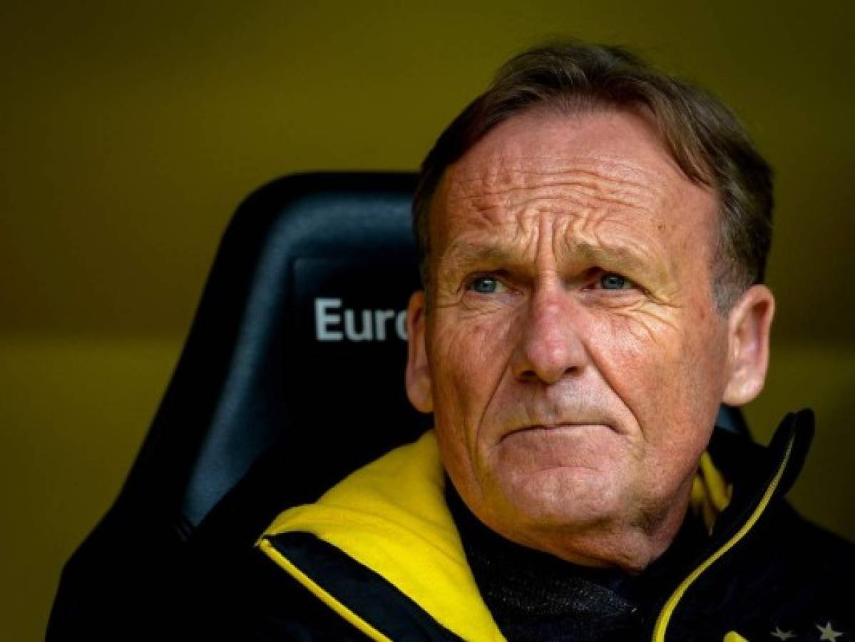 Presidente del Borussia Dortmund amenaza con hacer limpieza en el equipo