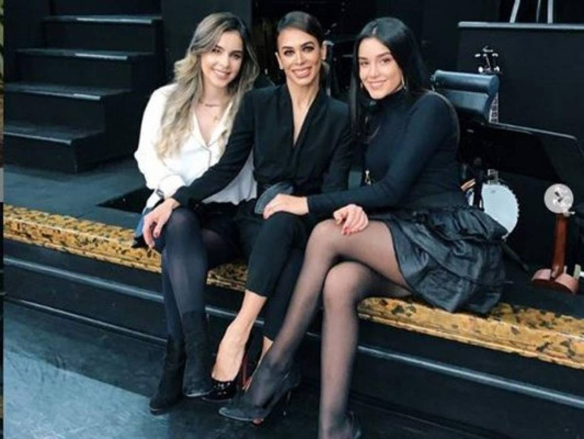 Hija de Biby Gaytán y Eduardo Capetillo debuta como modelo