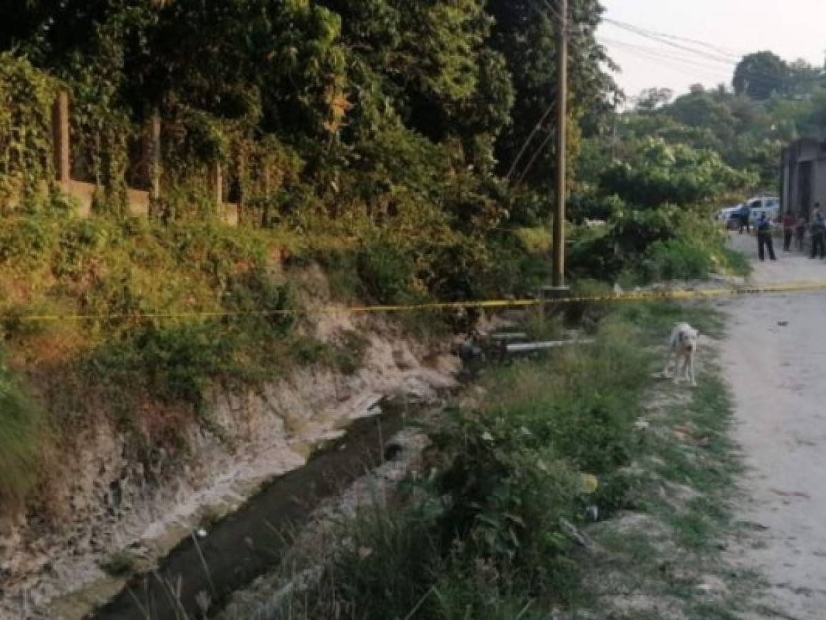 Choloma: A orillas de aguas negras hallan a hombre encostalado