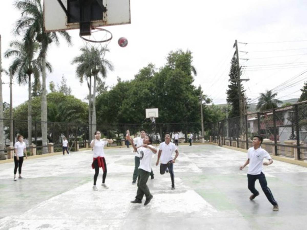 Plazas que no pierden su encanto en el Distrito Central