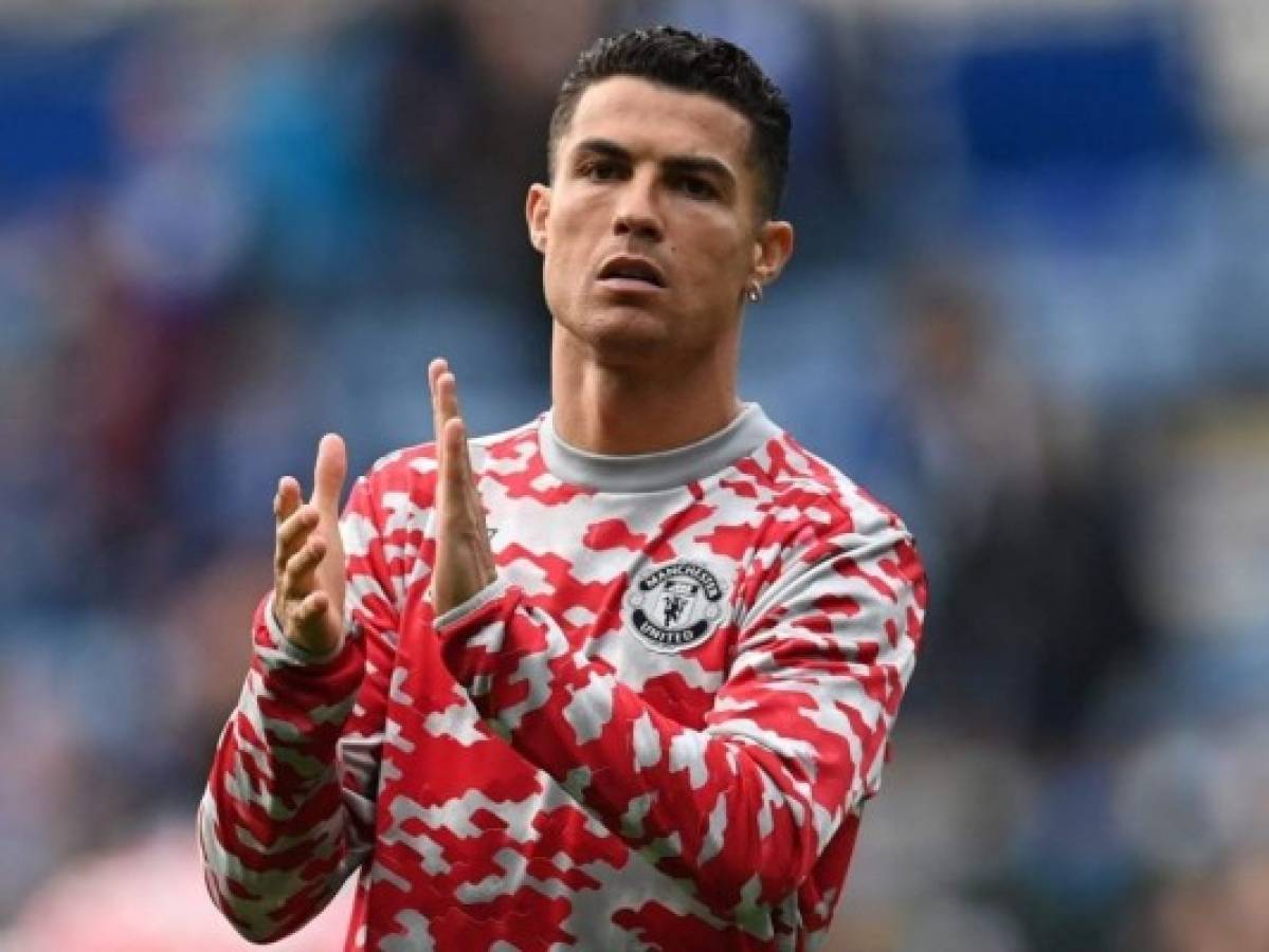 Cristiano Ronaldo con la camiseta incorrecta en museo de cera de Dubái