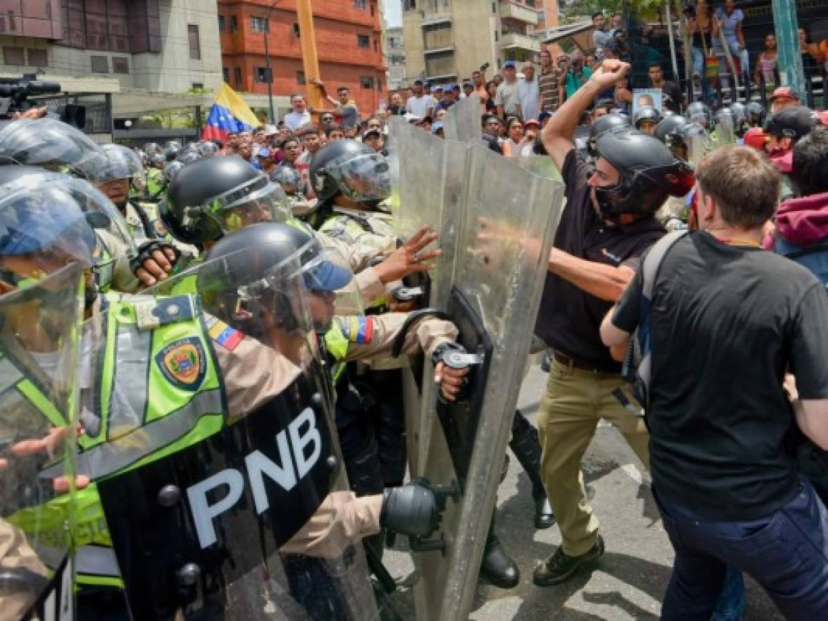 Oposición venezolana exigió en la calle el referendo pese a estado de excepción