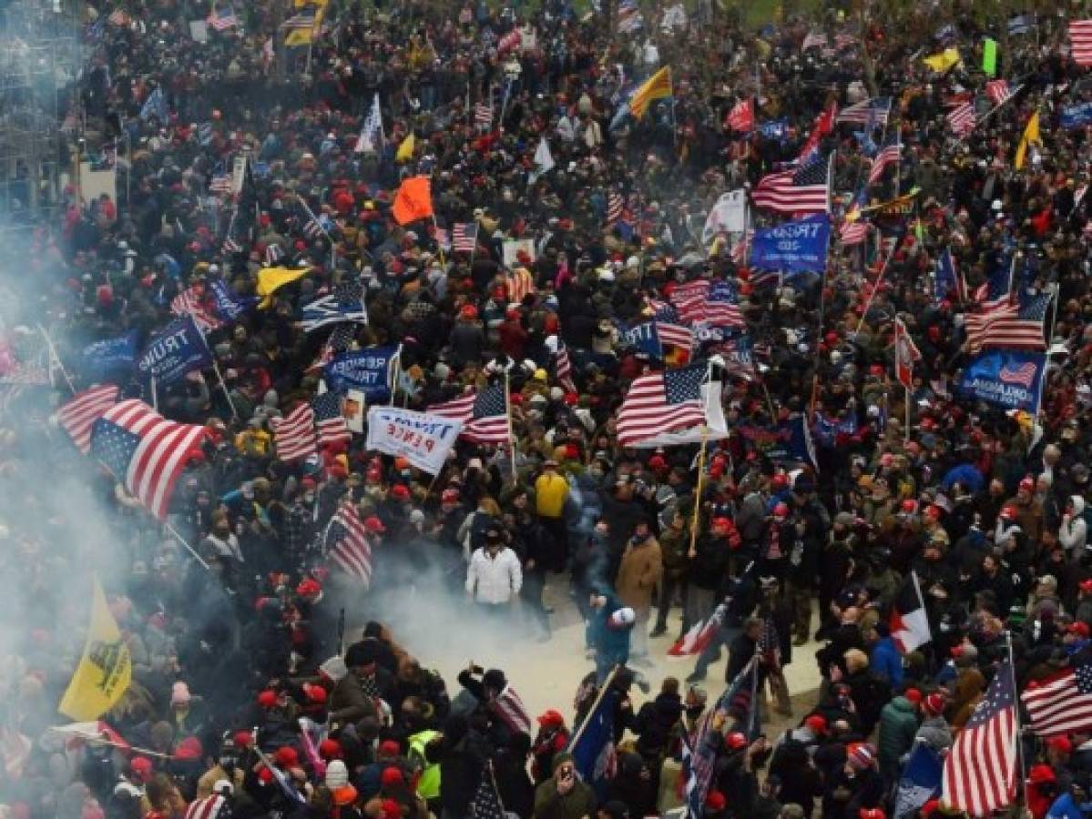 Un herido de bala durante disturbios en el Capitolio de Estados Unidos