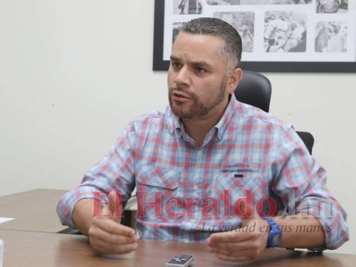 David Chávez ahora arremete contra funcionarios: 'Les quedó grande la camisa'