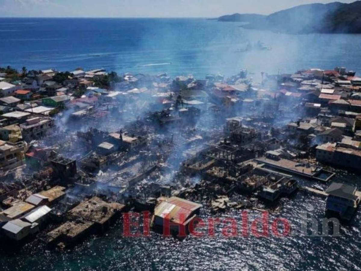 Catástrofe: Se pierde media isla de Guanaja tras pavoroso incendio