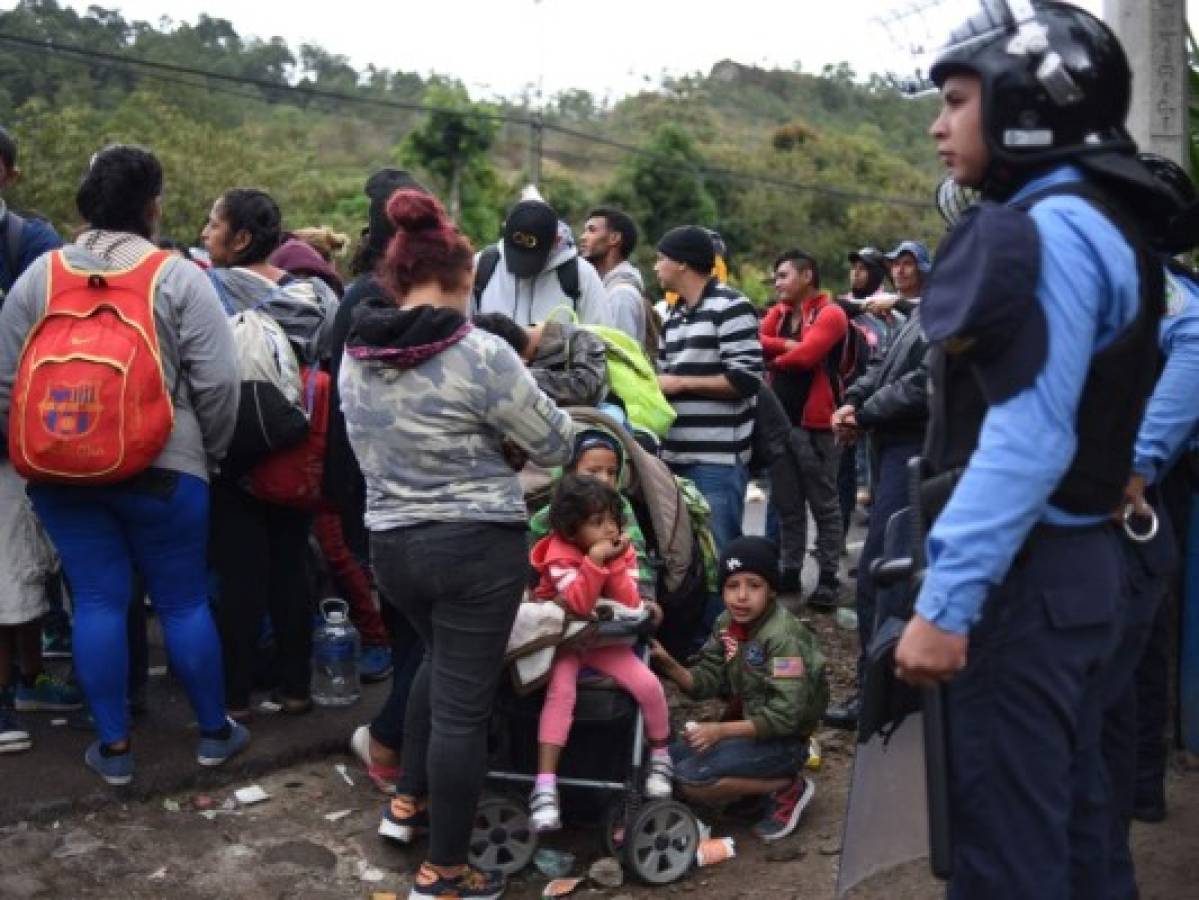Honduras impide salida de 354 migrantes que viajaban a EEUU por falta de documentos