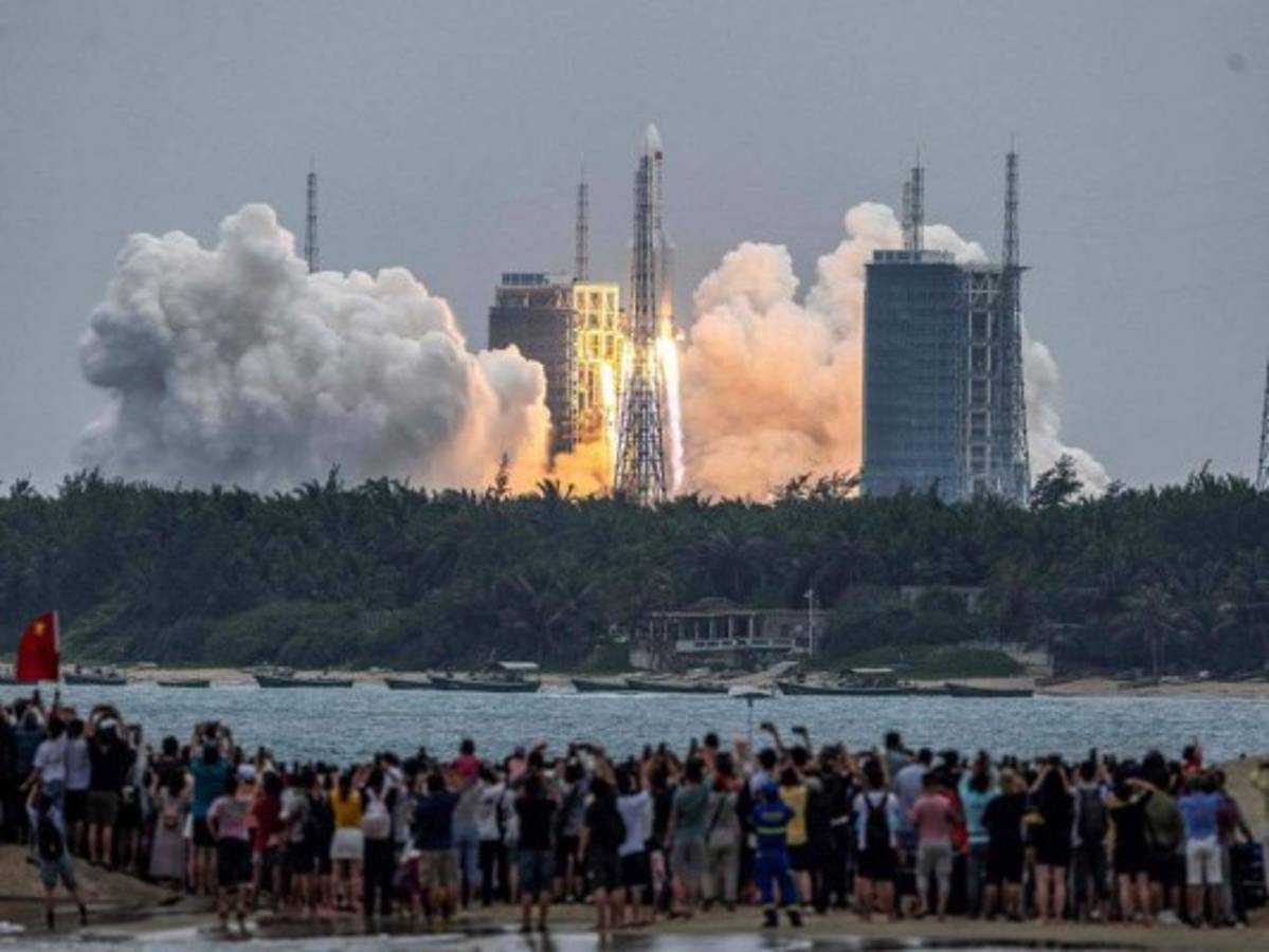 Hora y lugar de caída del cohete chino fuera de control