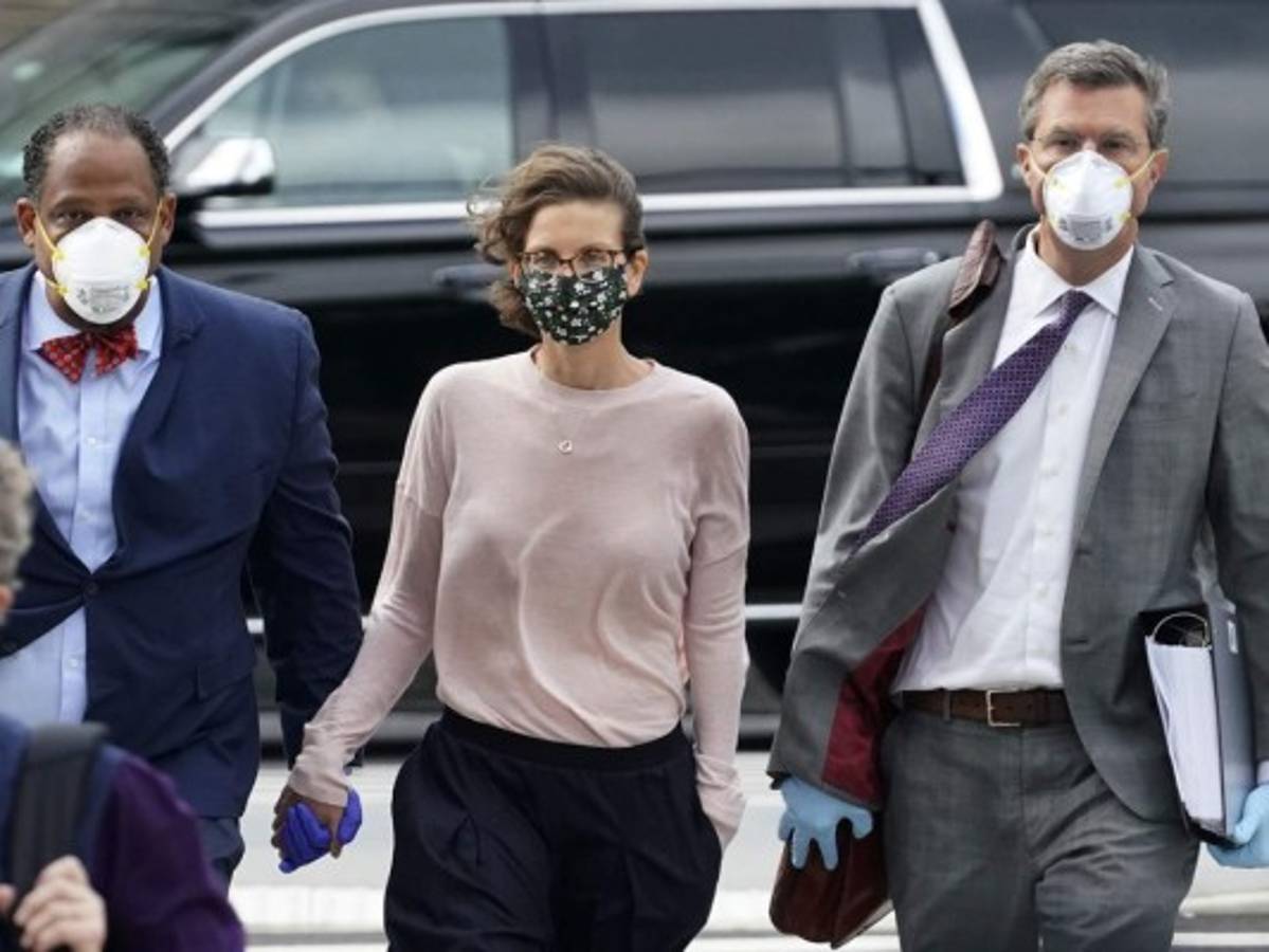 Condenan a 7 años de cárcel a heredera canadiense involucrada en caso Nxivm