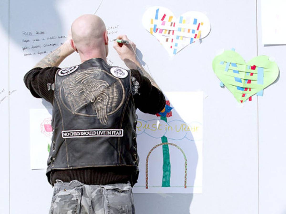 Bélgica llora la muerte de 22 niños en accidente en Suiza