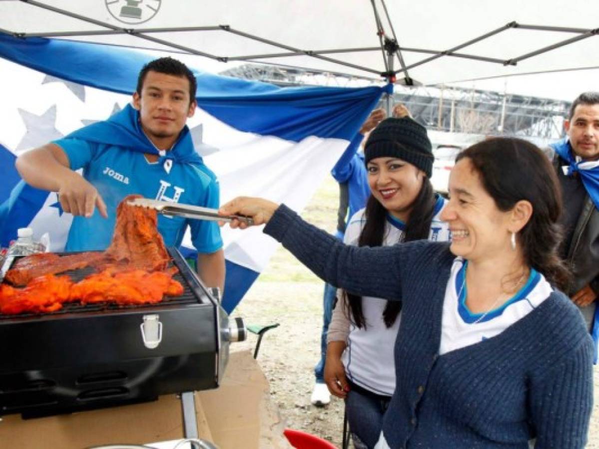 Hondureños se apoderan de Avaya Stadium en San José, con carne asada y música catracha previo a EE UU vs Honduras