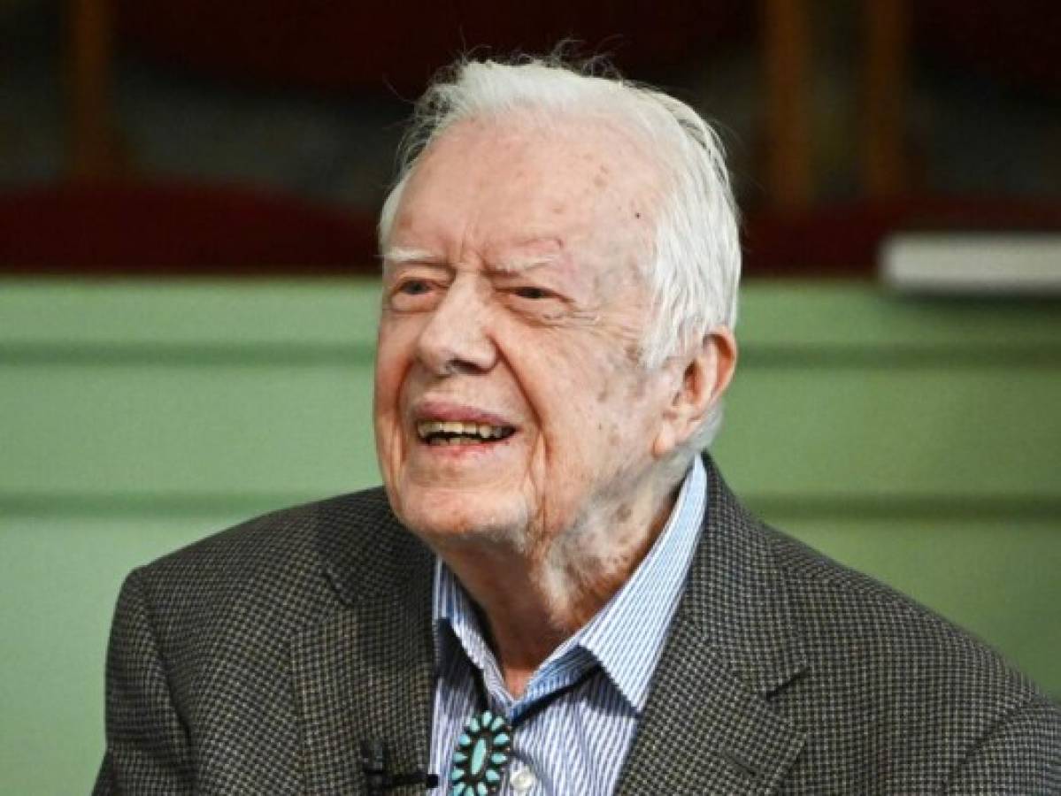 Expresidente Jimmy Carter es hospitalizado para cirugía  