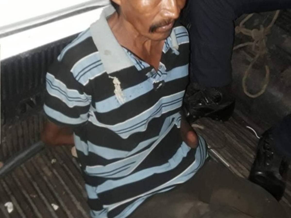 Hondureño atacó a machetazos a hombre que violaba a su hija en Santa Bárbara