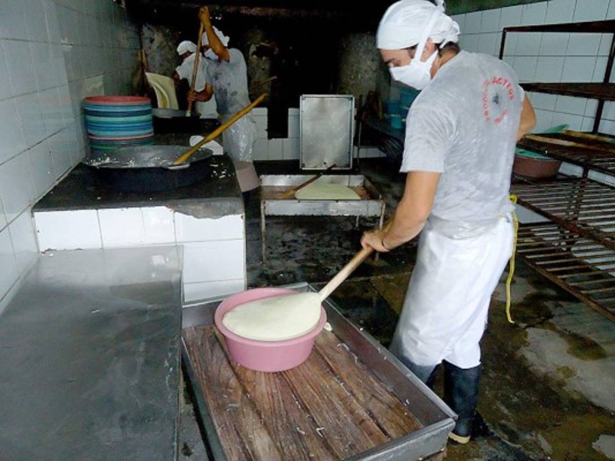 El arte hondureño de elaborar quesillo