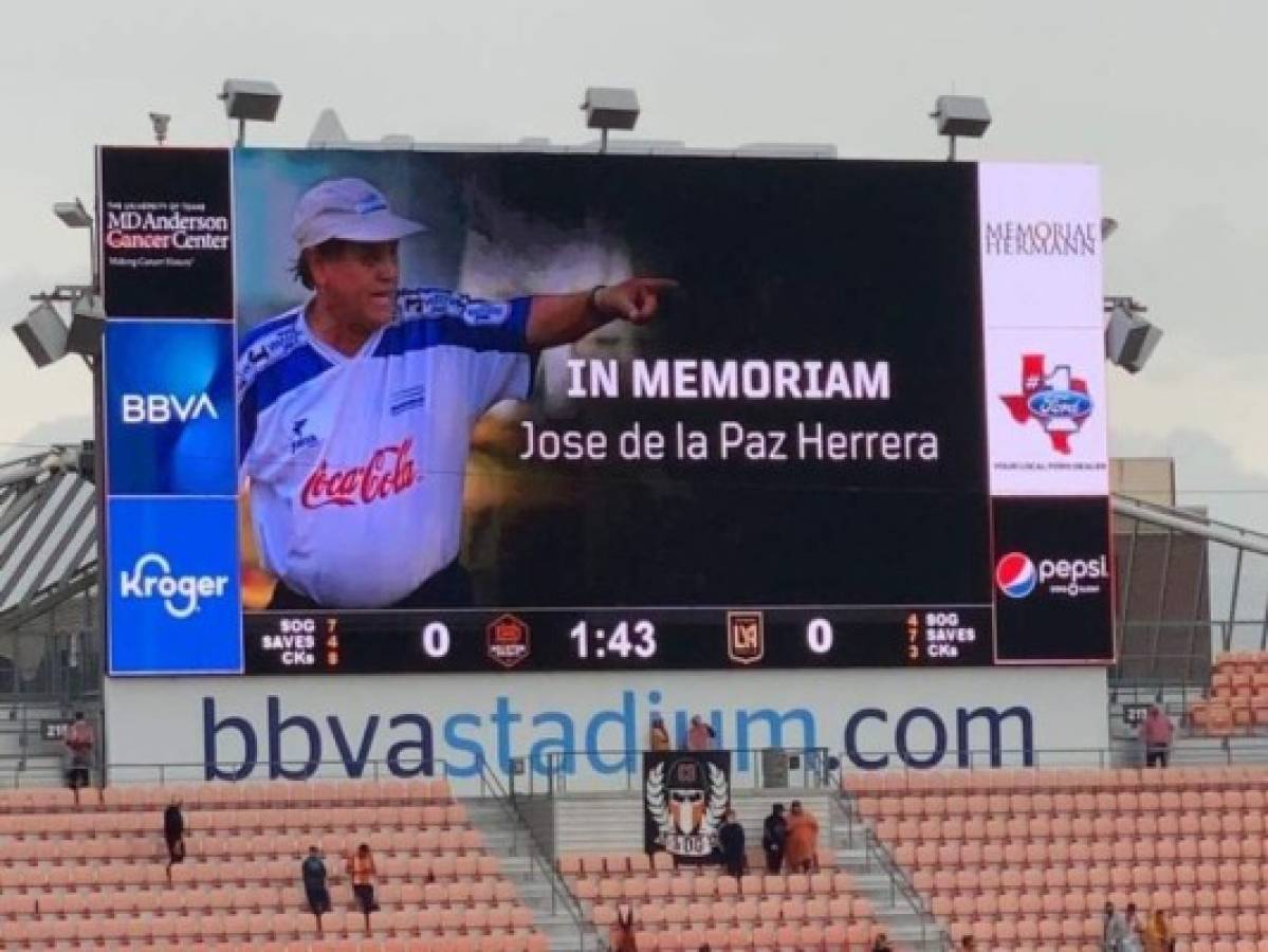 Houston Dynamo rinde homenaje a Chelato Uclés en partido ante LAFC