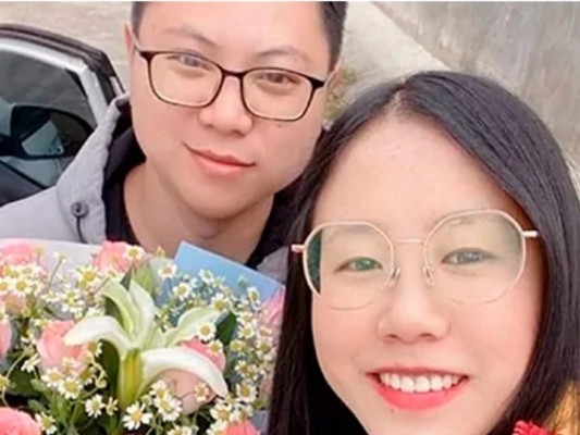 Pareja china se compromete tras quedar atrapada en una cita por el confinamiento