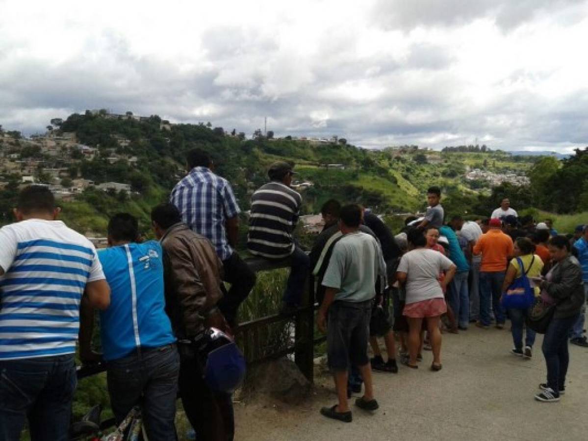 Tegucigalpa: Hallan cadáver dentro de poza