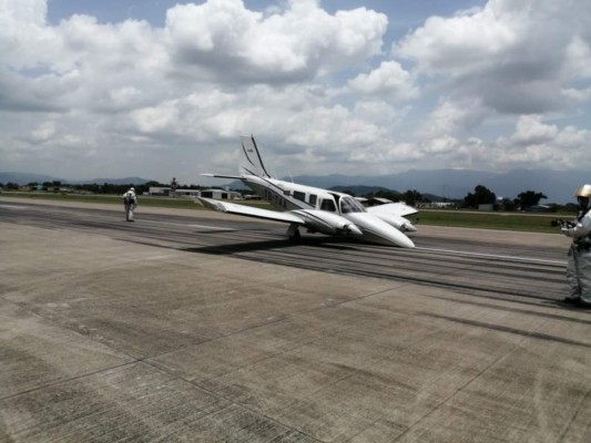 Avioneta aterrizó de emergencia en el aeropuerto Villeda Morales de San Pedro Sula