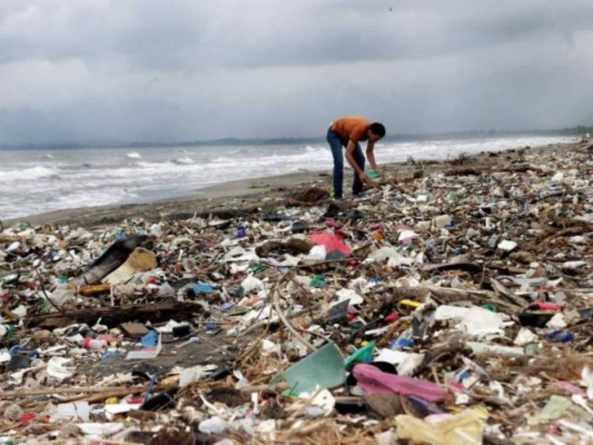 Residuos procedentes de Guatemala ponen en riesgo las costas de Honduras