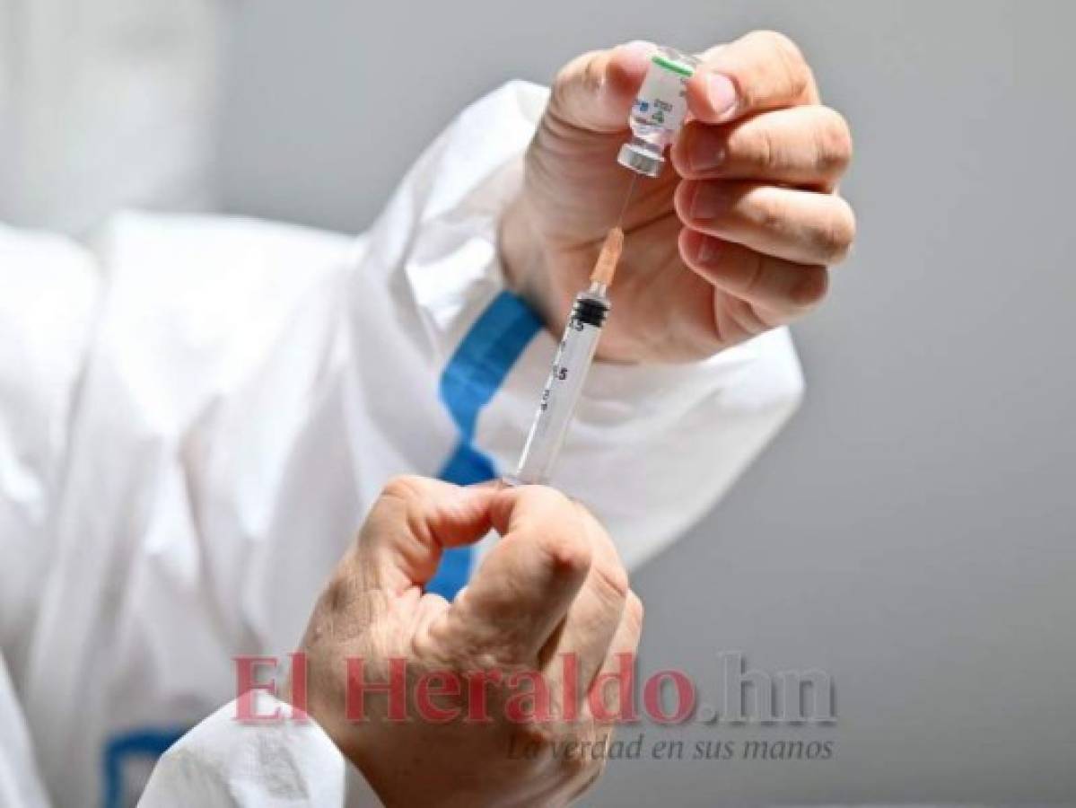 Expertos alertan que personas no vacunadas puede generar una nueva variante más mortal  