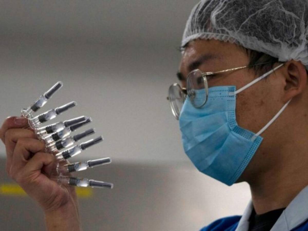 Hong Kong podría botar millones de dosis anticovid por falta de vacunados