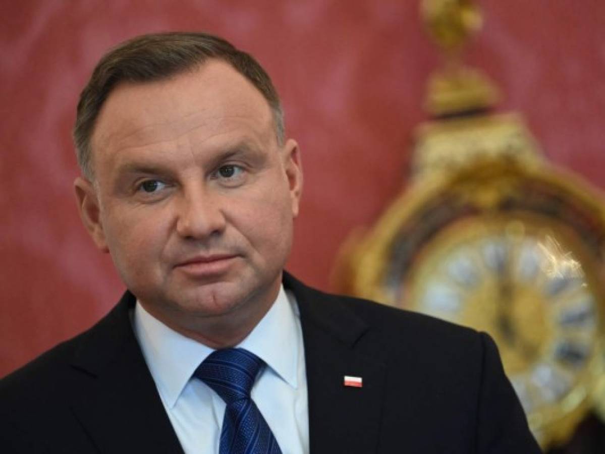 Presidente de Polonia da positivo por covid-19
