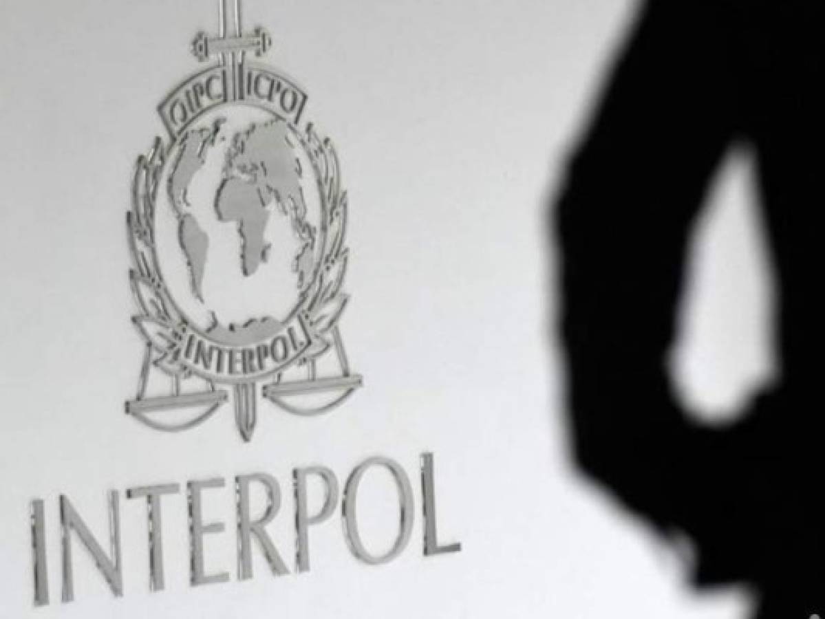 Interpol busca a estafadores en Reims, Francois y París   