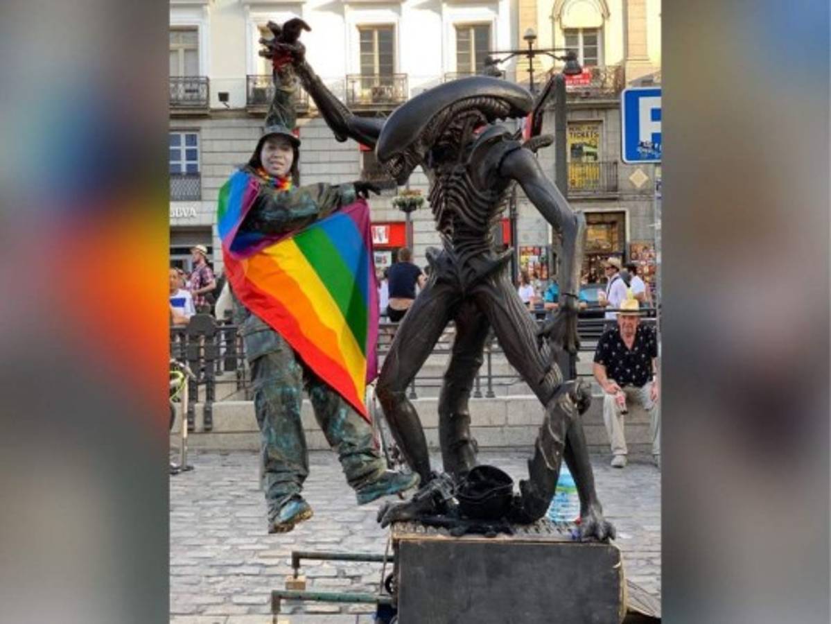 La hondureña que detiene el tiempo como estatua en España