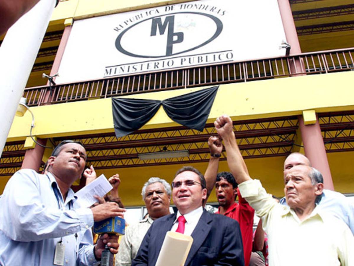 Lanza testifica por caso de los $100 millones