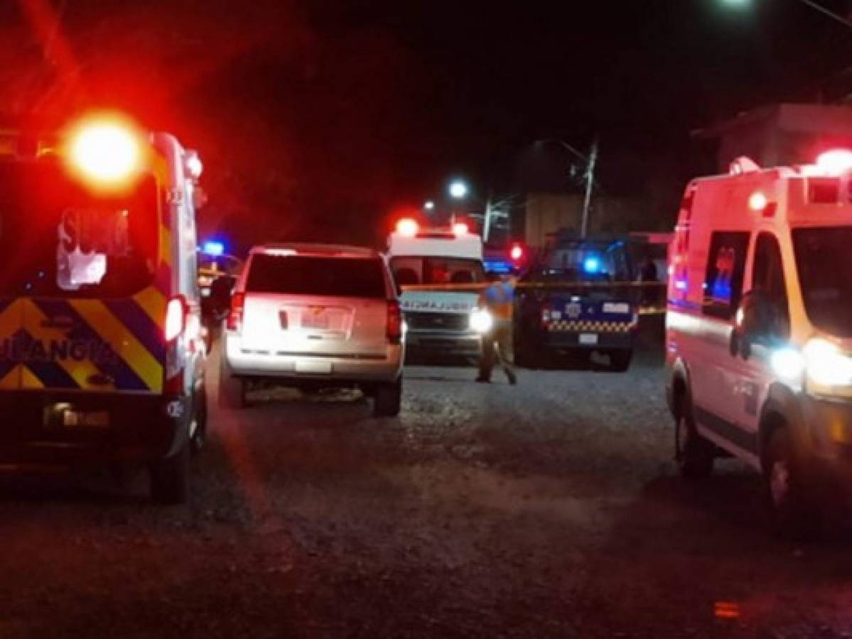 Ataque en plena vía deja 6 adultos y 1 niño muertos en México