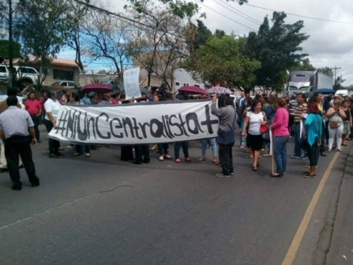 Alumnos del Instituto Central Vicente Cáceres piden justicia tras el asesinato de estudiante
