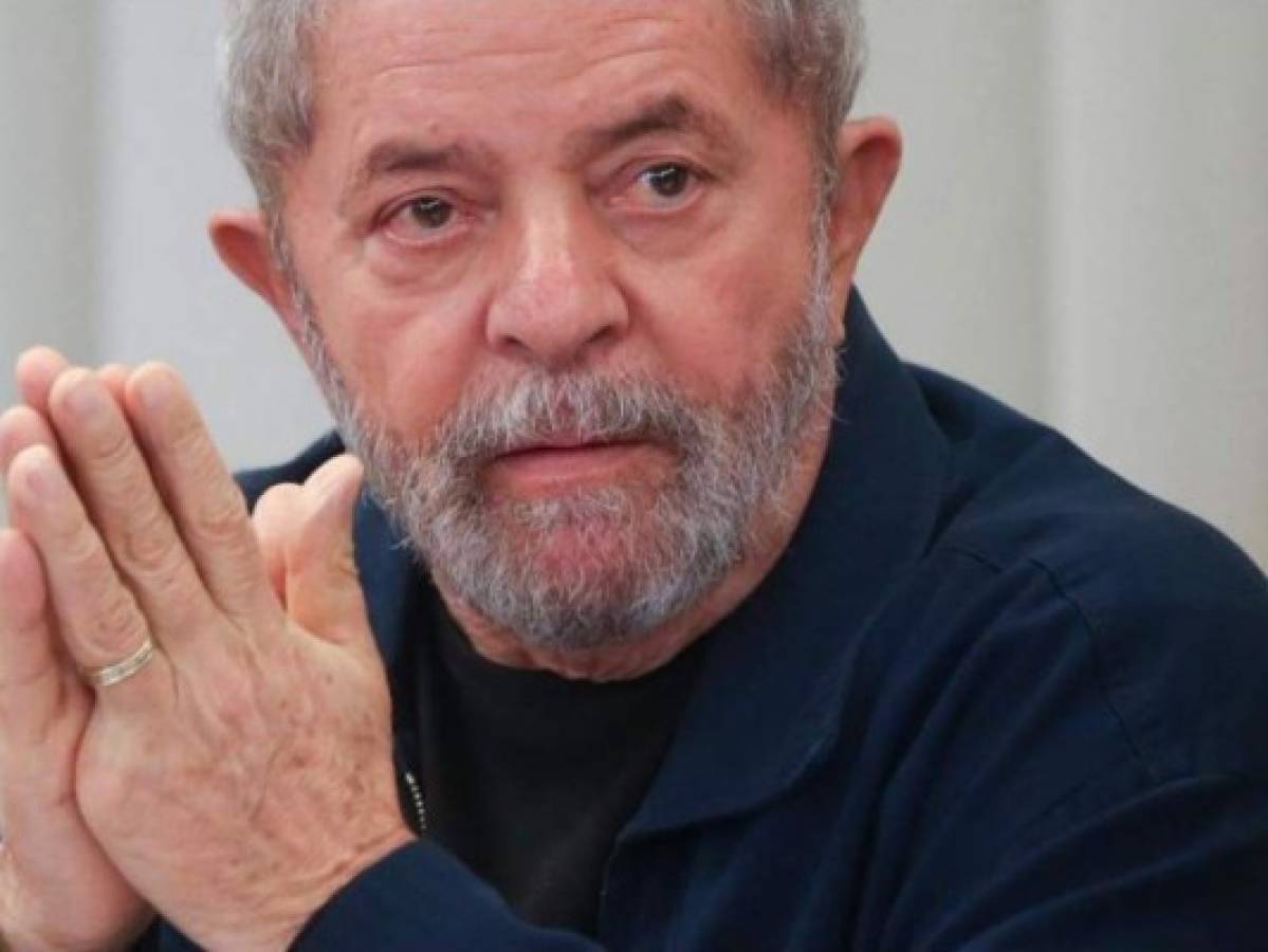 Lula da Silva está enamorado y si sale de prisión se casará, dice exministro Luiz Bresser-Pereira