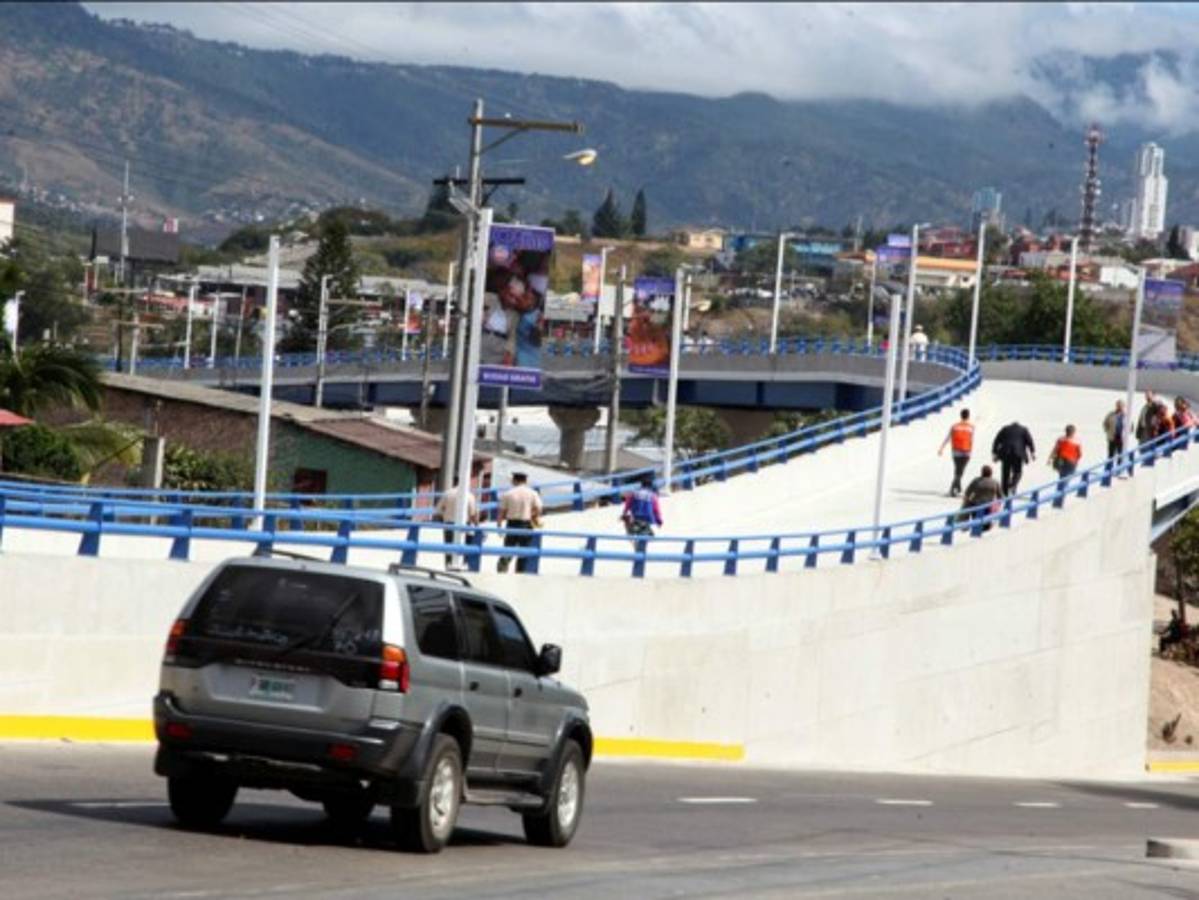 Cierre temporal del paso a desnivel del aeropuerto Toncontín de la capital de Honduras